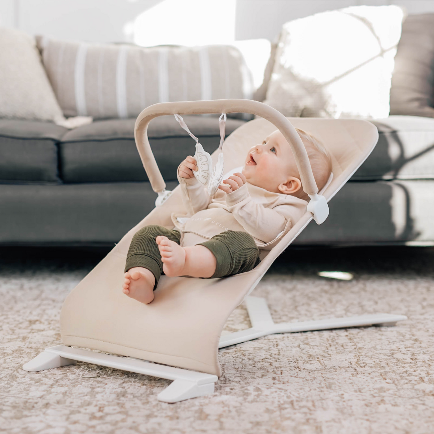 🍼 BELUNO™ - Lightweight Baby Bouncer Chair | Portable, Natural Rocking & Comfy Support