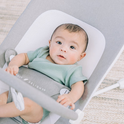 BOUNZEE™ – Leichter und stilvoller Baby-Bouncer für einfachen Alltagskomfort (0-6 Monate)