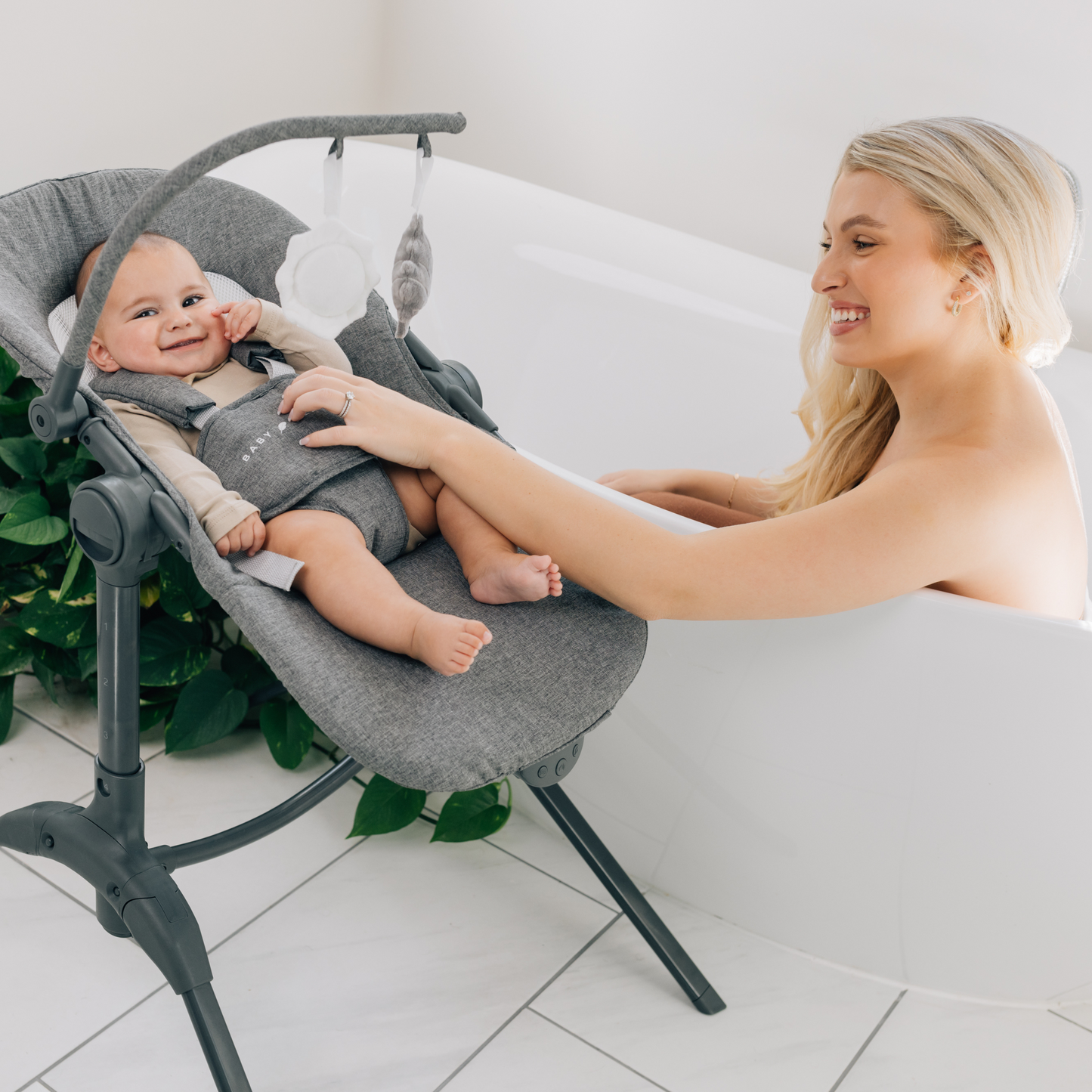 MOVA™ - Adjustable Baby Bouncer Chair for Soothing & Natural Comfort