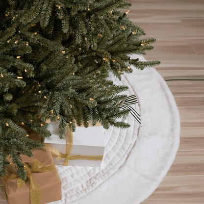 MildlyMama - Balsam Hill Style Artificial Xmas Tree - Pre - lit Christmas Tree, Full Evergreen Body with Warm LED Lights